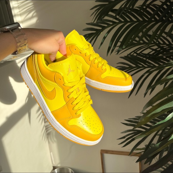 Jordan 1 Low - Picture 8 of 11